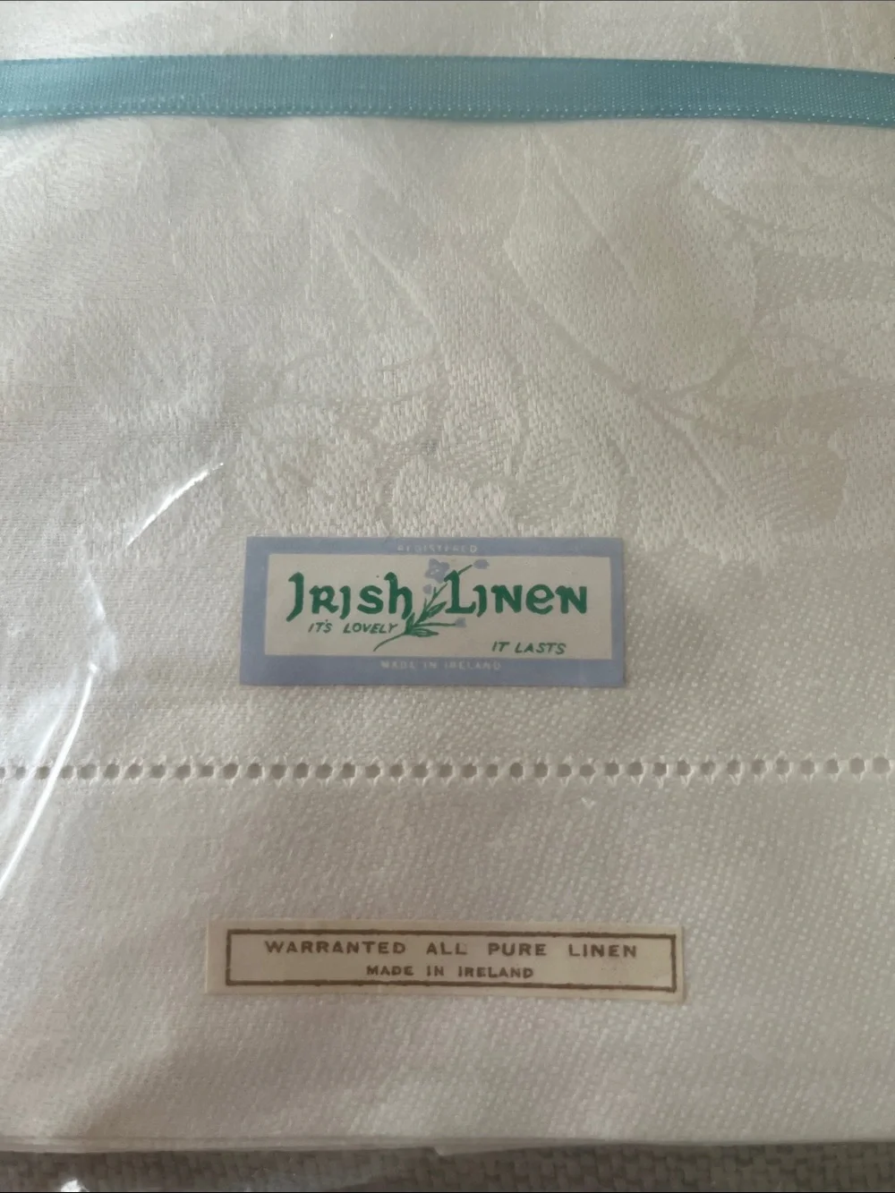 White Irish Linen Table Cloth with 6 napkins.